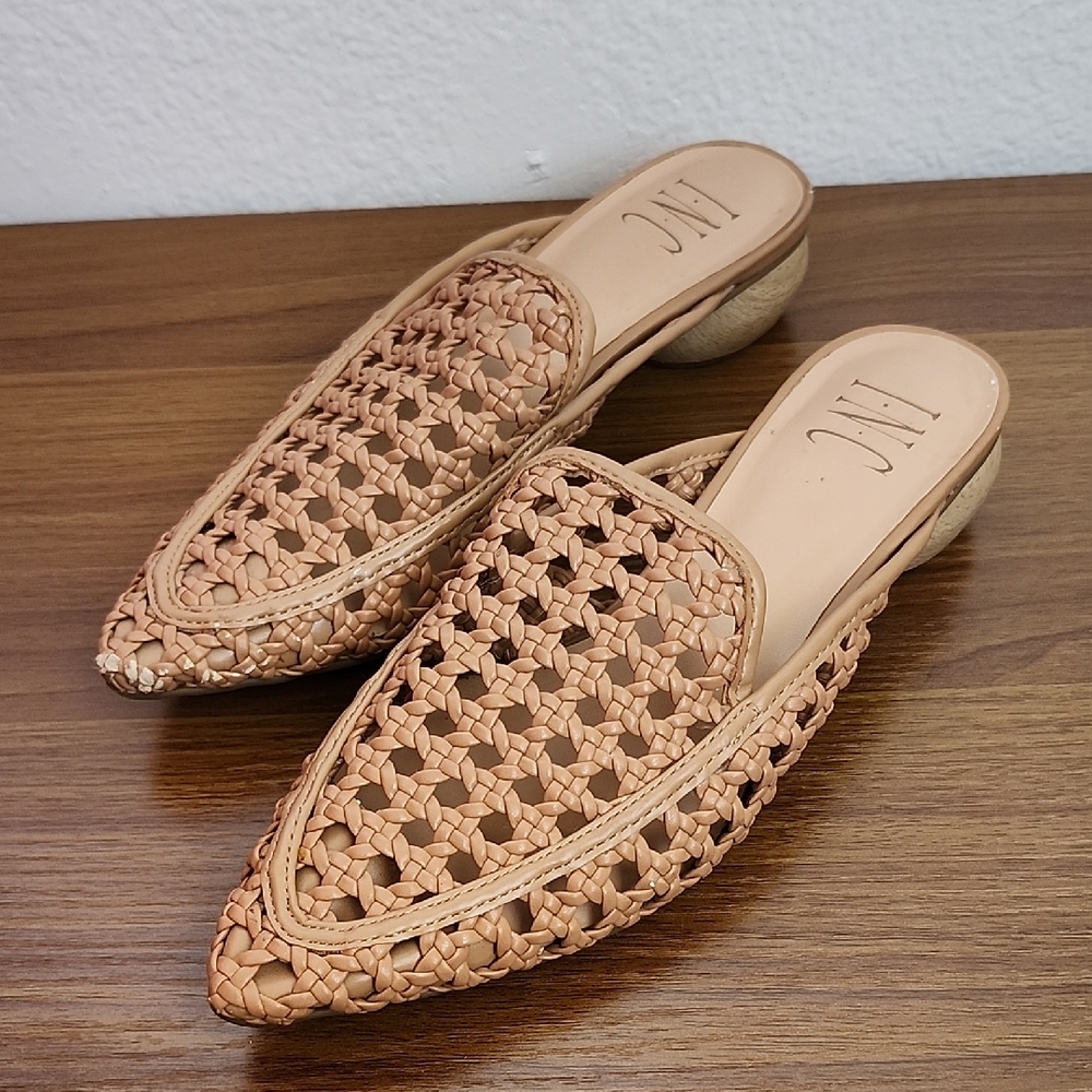 INC International Concepts Woven Raffia Pointed Toe Mules Tan Beige Flats Size 5